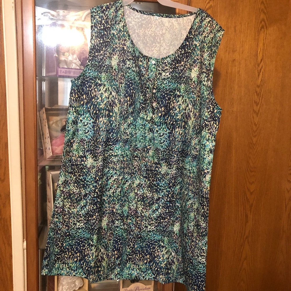Sleeveless dress